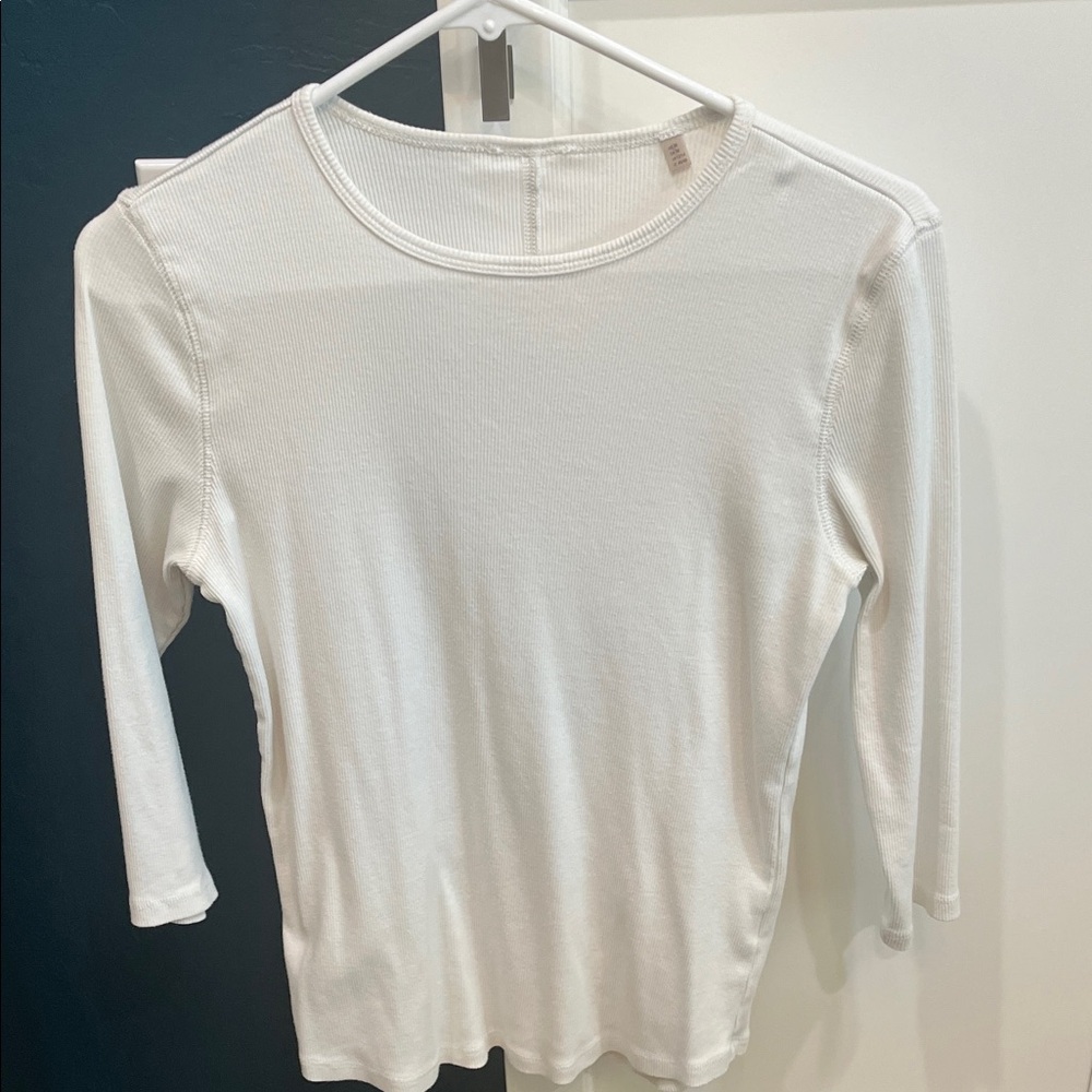Elie Tahari white ribbed tee shirt